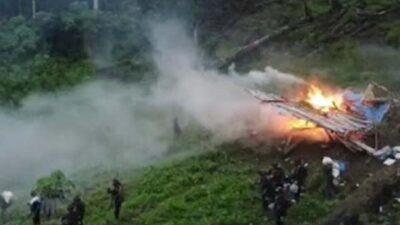 Polisi memusnahkan ratusan hektare ladang ganja di Kabupaten gayo Lues, Aceh.