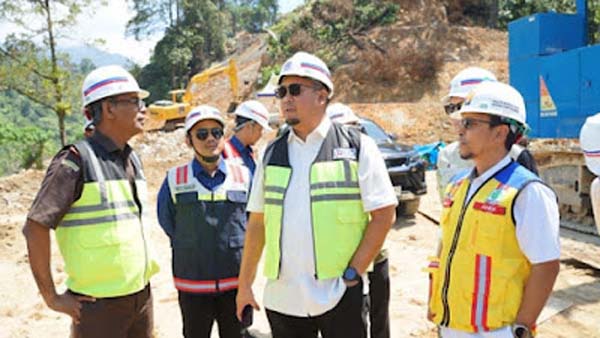 Andre Rosiade Tinjau Proyek Flyover Sitinjau Lauik