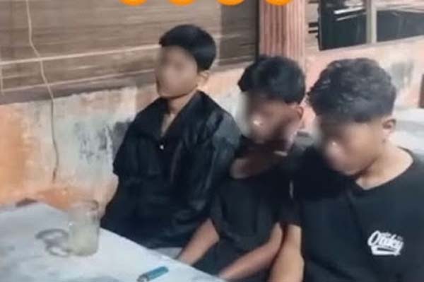Tiga remaja diamankan warga