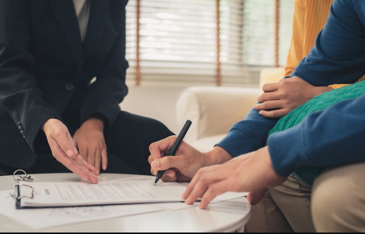 Agen asuransi memegang peran strategis dalam meningkatkan literasi dan inklusi keuangan di Indonesia.