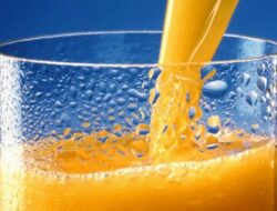 Selain Air Putih, Minuman Ini Sebaiknya Dihindari Usai Konsumsi Obat