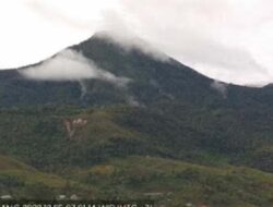 Pendakian Malam Gunung Talang Tetap Dilarang karena Kabut Tebal