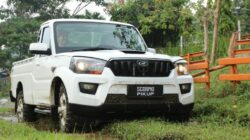Mobil pikap Mahindra yang kontroversial.