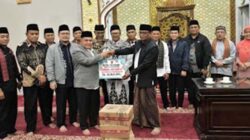 Bupati Pimpin TSR Agam salurkan beragam bantuan.
