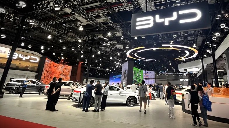 Pasar Otomotif China Melambat, Brand Kompak Tawarkan Pinjaman Jangka Panjang.