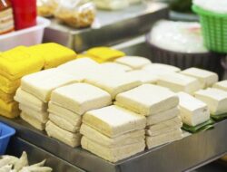 Tahu Kuning Lebih Padat, Tahu Putih Lebih Lembut, Pilih Sesuai Hidangan