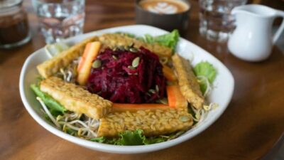 Sejumlah makanan tinggi prortein ternyata dapat mendukung kesehatan usus. Apa saja?