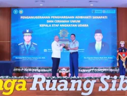 Kasau Terima Penghargaan Adibhakti Sanapati dari BSSN, Tegaskan Siber sebagai Domain Kelima Peperangan