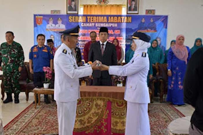 Serah terima jabatan (Sertijab).