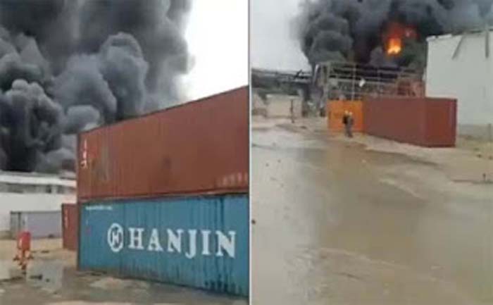 Situs Heot Hovav, zona pabrik kimia utama Israel di Gurun Negev, terbakar