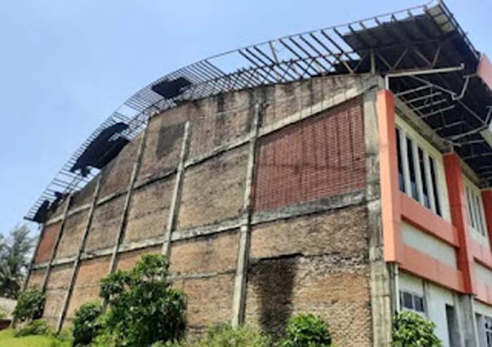Salah satu bentuk kondisi kerusakan pada Gor Pauh Kota Pariaman
