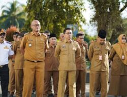 Wako Solok Tekankan Disiplin ASN di Apel Gabungan