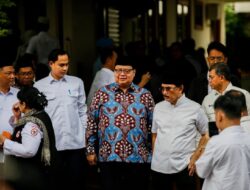 Jenazah Try Sutrisno Tiba di Rumah Duka Menteng, Airlangga Hadir Melayat