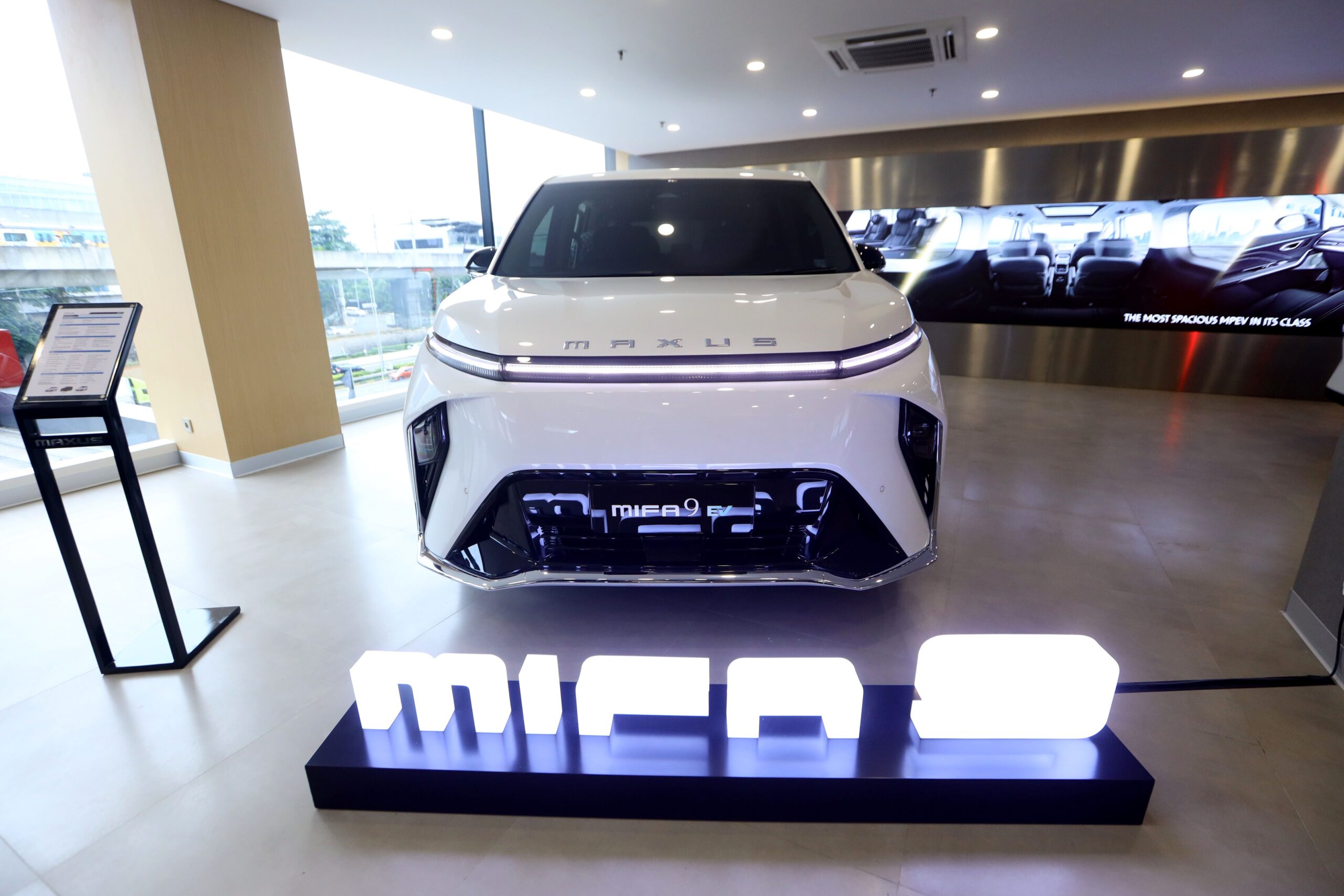 Percepat Adopsi Kendaraan Listrik, Maxus Ungkap Perlunya Jaringan yang Kuat.