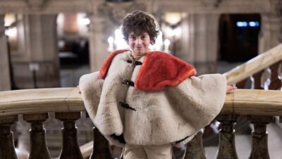 Desainer cilik berusia 10 tahun, Max Alexander, berhasil menjadi desainer termuda yang pernah memamerkan koleksi di Paris Fashion Week.