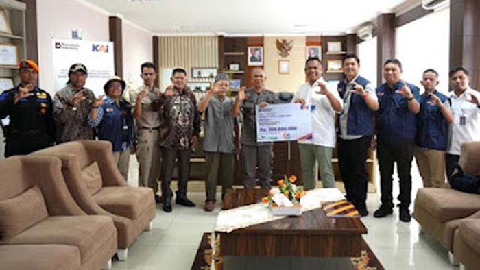 TJSL PT KAI untuk pembangunan masjid di Pasaman.