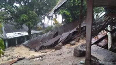 Sejumlah rumah warga yang dilanda longsor di Malalo.