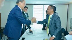 Menteri ESDM Bahlil Lahadalia saat bilateral meeting dengan Minister Minister for Manpower Singapura Tan See Leng di Tokyo, Jepang, Minggu (15/3/2026).