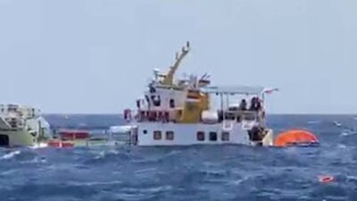 SAR Ternate Evakuasi Kapal KM Gandha Nusantara 17 yang Tenggelam