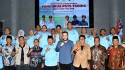 Wali Kota Padang, Fadly Amran, menghadiri pelantikan dan pengukuhan pengurus(PSTS)