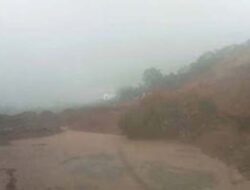 PT HKI Turunkan Alat Berat Bersihkan Longsor di Agam