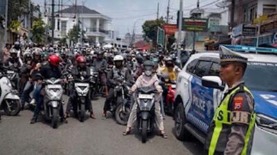 Jalur Lembah Anai Padat, Sistem One Way Diberlakukan untuk Atur Arus Kendaraan