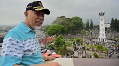 Gubernur Sumatera Barat, Mahyeldi Ansharullah.