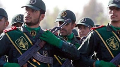 Iran mengerahkan sekitar 1 juta tentara.
