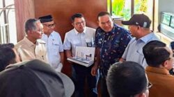 Wali Kota Pariaman, Sumbar Yota Balad saat menemui Menteri PU RI.