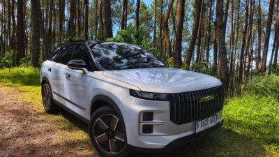 Jaecoo J7 SHS memiliki efisiensi bahan bakar untuk perjalanan jarak jauh tanpa khawatir jauh dari SPBU atau SPKLU.