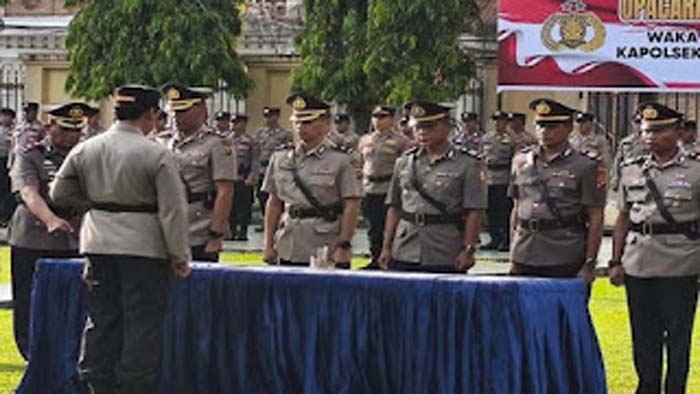 Kapolres Pasaman Barat AKBP Agung Tribawanto memimpin langsung Sertijab.