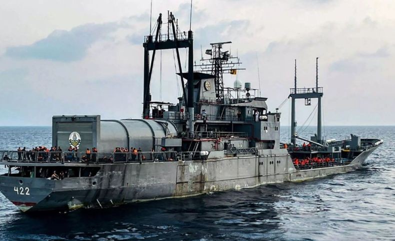 India mengizinkan kapal perang Iran IRIS Lavan berlabuh pada 4 Maret dengan alasan kemanusiaan.