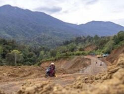 Perbaikan Masih Berjalan, Jalan Malalak Agam Belum Aman untuk Kendaraan