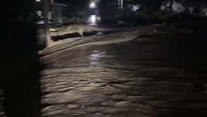 Diguyur Hujan Semalaman, 21 Rumah di Koto Sani Solok Terendam Banjir.