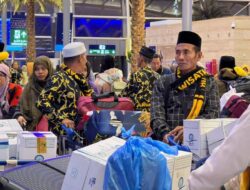 Puluhan Jemaah Umrah Tunda Pulang Akibat Penjadwalan Ulang Penerbangan
