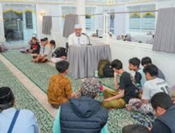 Safari Ramadan, Gubernur Mahyeldi Iktikaf dan Sampaikan Tausiyah di Masjid Jihad