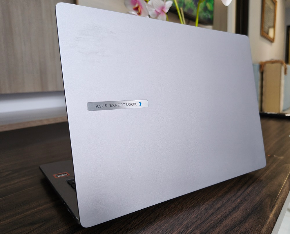 ASUS ExpertBook P3.