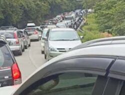 Arus Lalu Lintas Tersendat di Jalur Padang–Solok, Polisi Turun Tangan