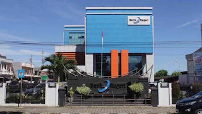 Kantor Pusat Bank Nagari di Jalan Pemuda No.21 Padang.