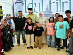 Fadly Amran dan Maigus Nasir Sambut Masyarakat di Open House Hari Kemenangan