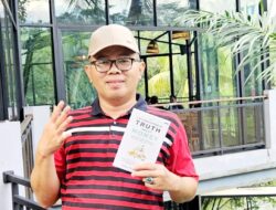 Resensi Buku Dipenjara Uang Itu Manusia Modern