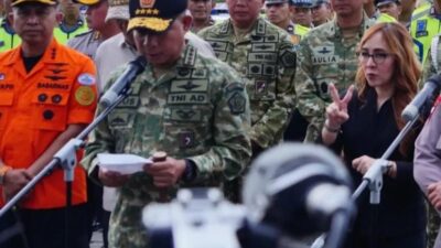 Aslog Dampingi Panglima TNI Pimpin Apel Gelar Pasukan Operasi Ketupat 2026