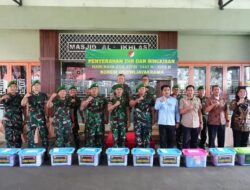 Danrem 052/Wkr Bagikan THR dan Bingkisan Lebaran kepada Prajurit dan PNS