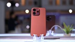 Vivo V70 hadir dalam varian dengan kapasitas penyimpanan lebih besar.