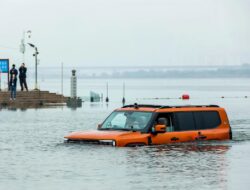 Jetour G700 Cetak Rekor, Tembus Arus Deras Sungai Minjiang dengan Teknologi Canggih