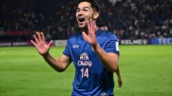 Sandy Walsh kala membela Buriram United.