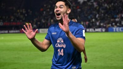 Sandy Walsh kala membela Buriram United.