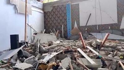 Kerusakan bangunan di wilayah terdampak pascagempa bumi magnitudo 7,6