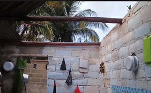 Puluhan rumah di dua desa Kabupaten Bangka Barat rusak diterjang angin kencang