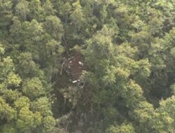 Ekor Helikopter PK-CFX Diduga Ditemukan di Area Sekadau